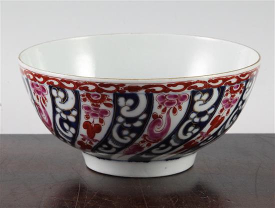 A Worcester Queen Charlotte pattern slops bowl, late 18th century, 15cm